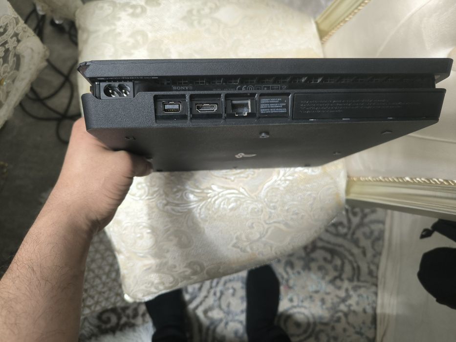 Playstation 4 1TerraBayt Slim