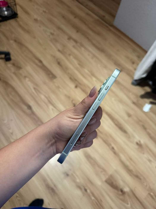 Смарт телефон iPhone 15