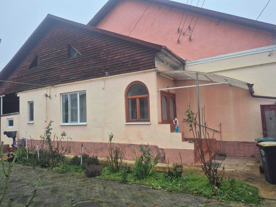 Casa cu teren de vanzare