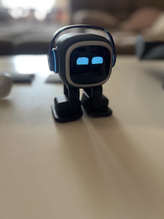 Продам Робота Emo