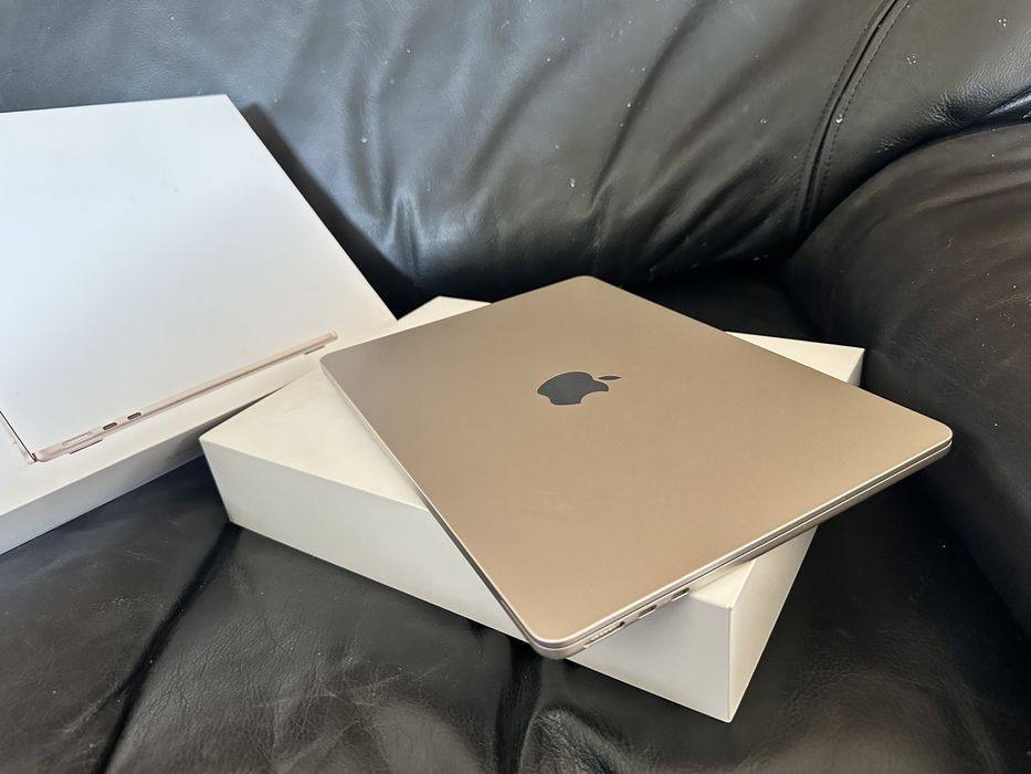 Macbook Air M2 Starlight La Cutie Baterie 98%