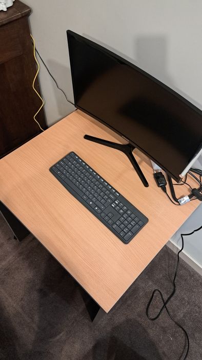 Квадратно бюро офис/спалня/детска