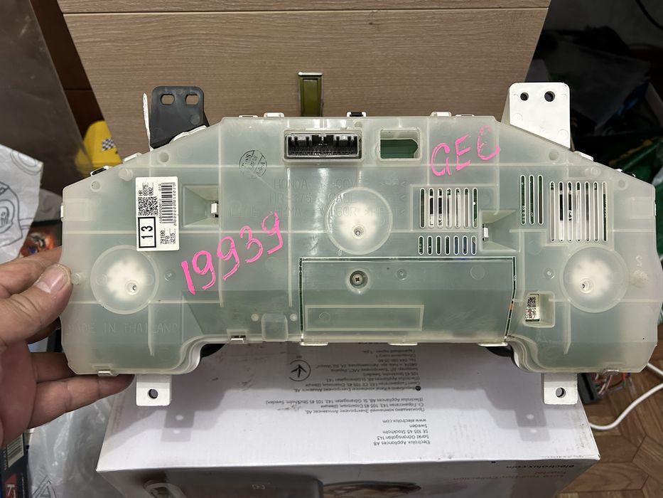 Щиток приборов Хонда Фит