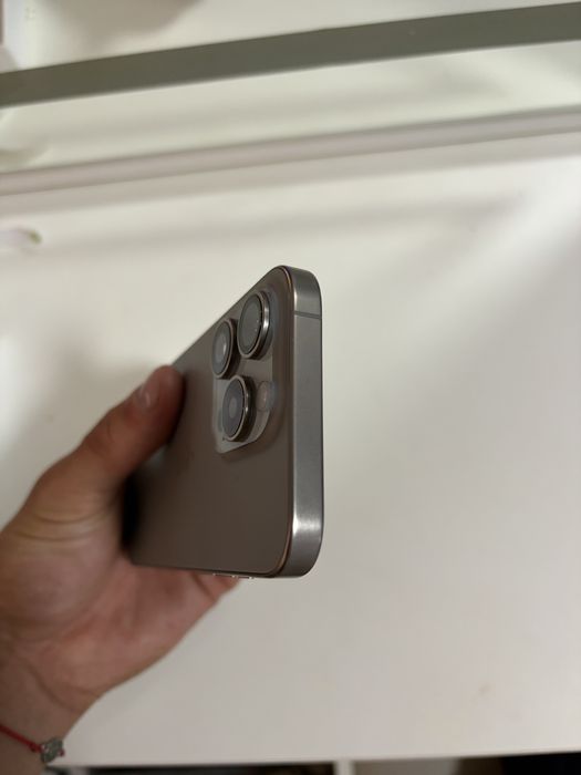 Продам Iphone 15 pro