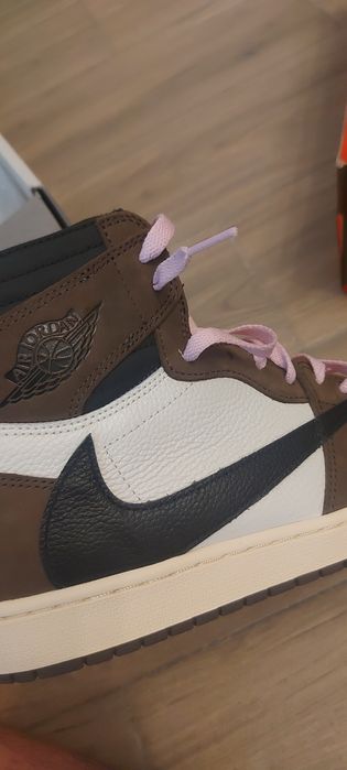 Jordan 1 travis scott full box