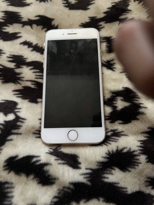 Продам айфон 8 с торгом