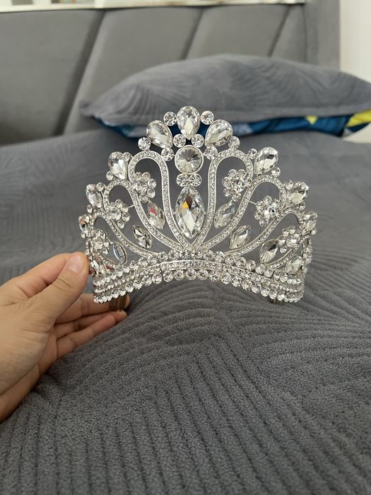 Диадема, корона
