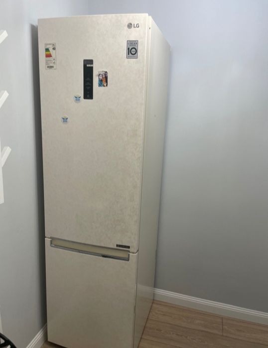 Холодильник LG в отличном состоянии