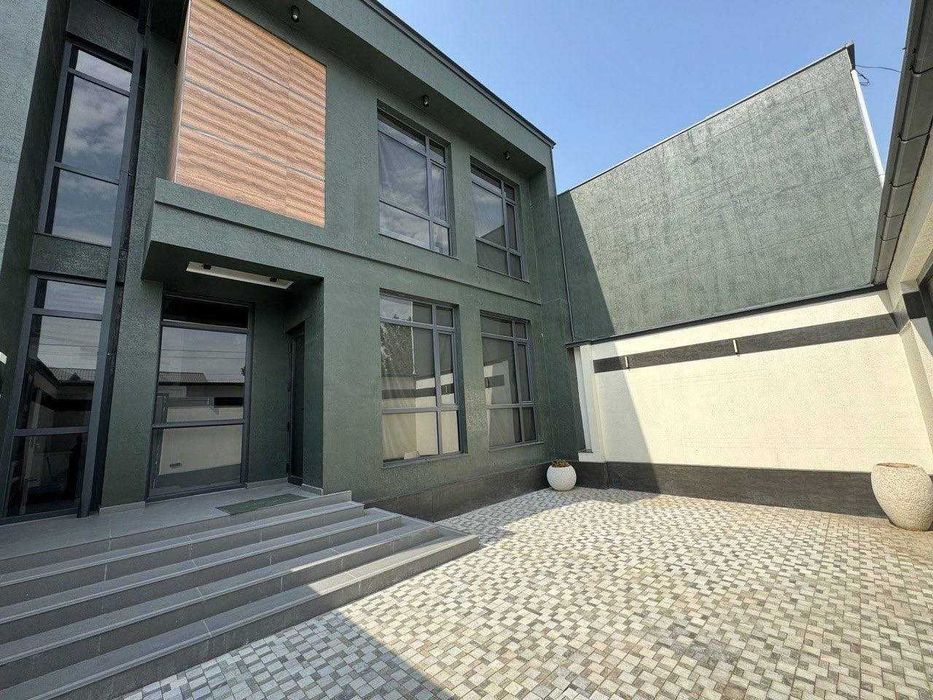 Продаётся современный дом в стиле Hi-Tech.