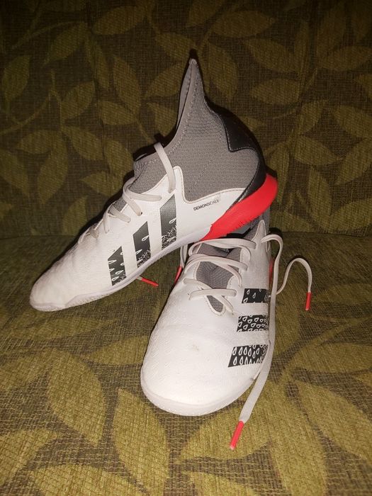 Футболни обувки за зала Adidas Predaror