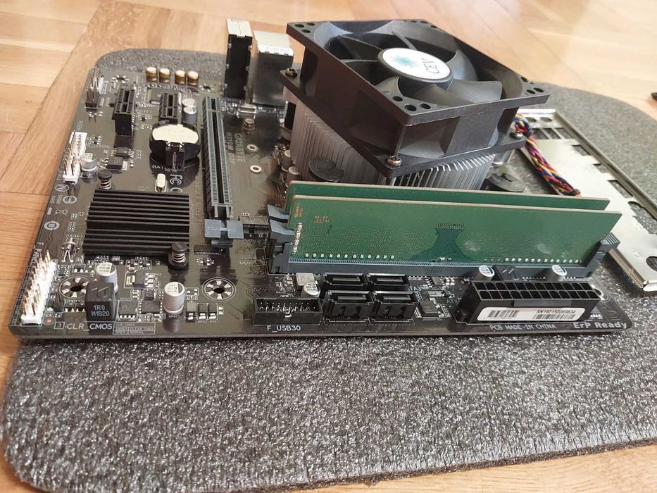 Intel i5 8400 + Gigabyte H310M D2P + 16GB Samsung 2133