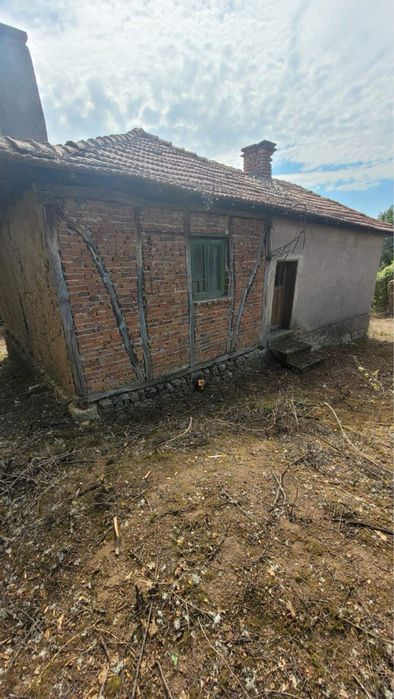 Имот / Къща / Вила в с. Егълница, обл. Перник