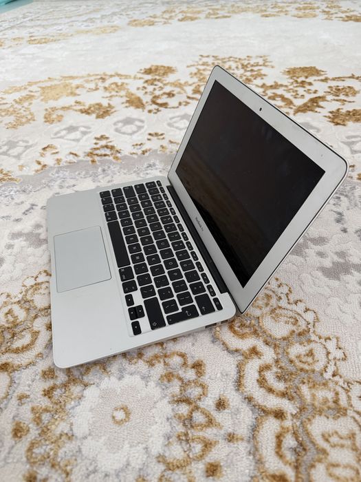 MacBook Pro — мо
