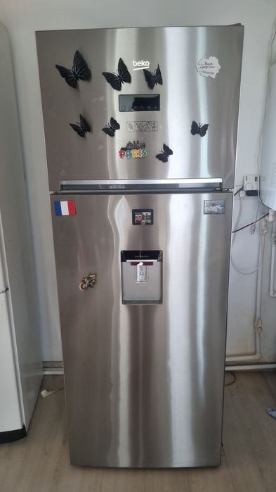 Vând frigider beko si scaune