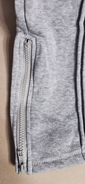 Pantaloni de trening gri