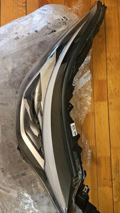 Преден десен фар за Toyota CH-R