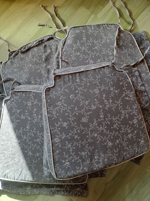 Възглавнички за столове.