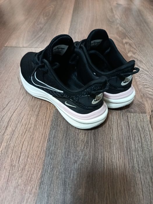 Продам кроссовки Nike zoom winflo