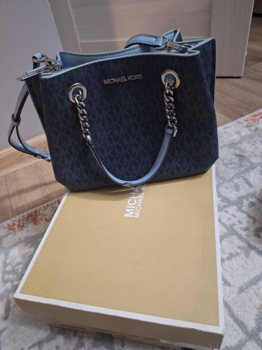 Кроссовки и сумка Майкл корс