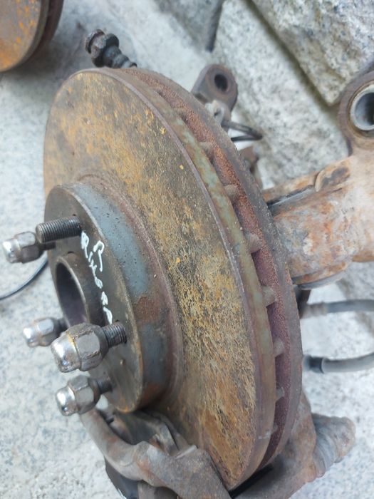 Предни главини Нисан Примера П12 / Nissan Primera P12