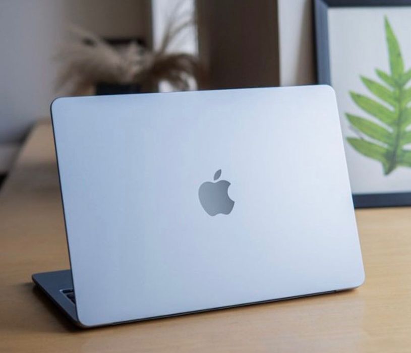 15 inchi MacBook Air M4 blue