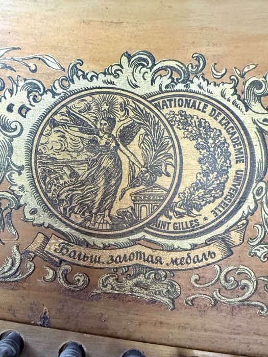 Продаётся антикварное пианино Leppenberg (С.-Петербург) начала XX века