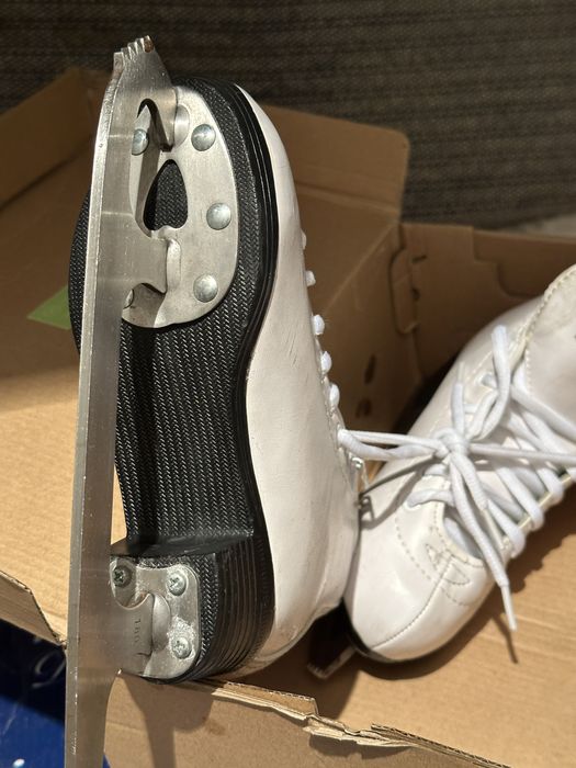 Продам коньки для девочки!