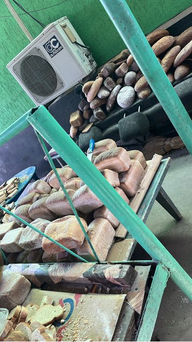 Хлеб для скотины собак и кур