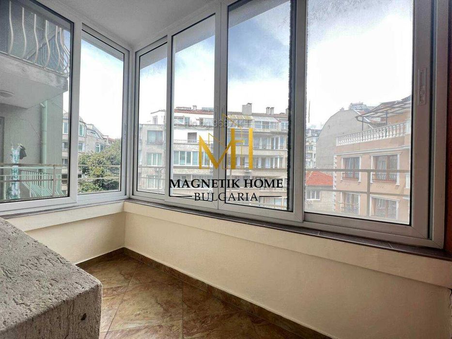 Дава се под наем Тристаен апартамент в Бургас, Възраждане - 100 кв.м за 612 € - Снимка #2