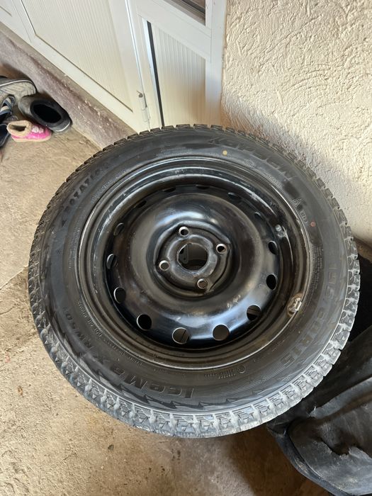 зымные шины с дисками комплект