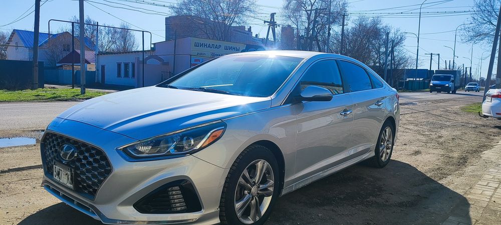 Hundai Sonato в хорошем состоянии.