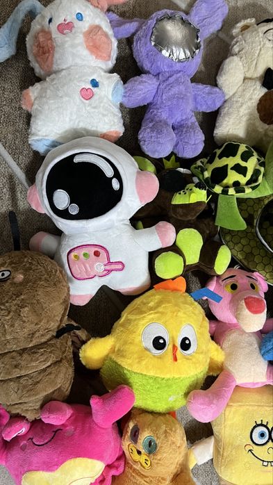 Игрушки мягкие.