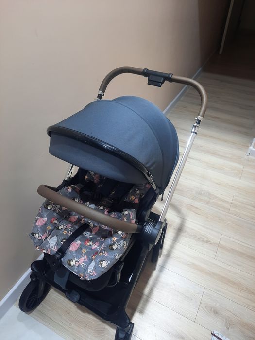 Коляска прогулочная