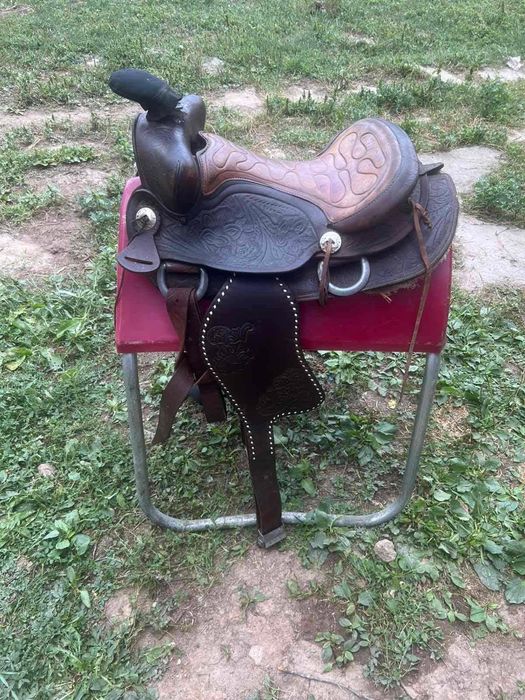 Уебстърн  седла big Horne ,royal king ,cycle y …..