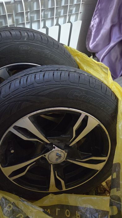 Продам резину с дисками в отличном состоянии