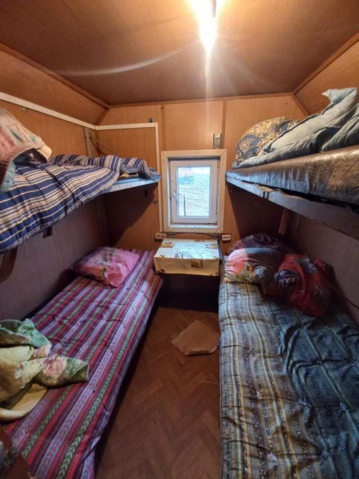 Продам 2 контейнера