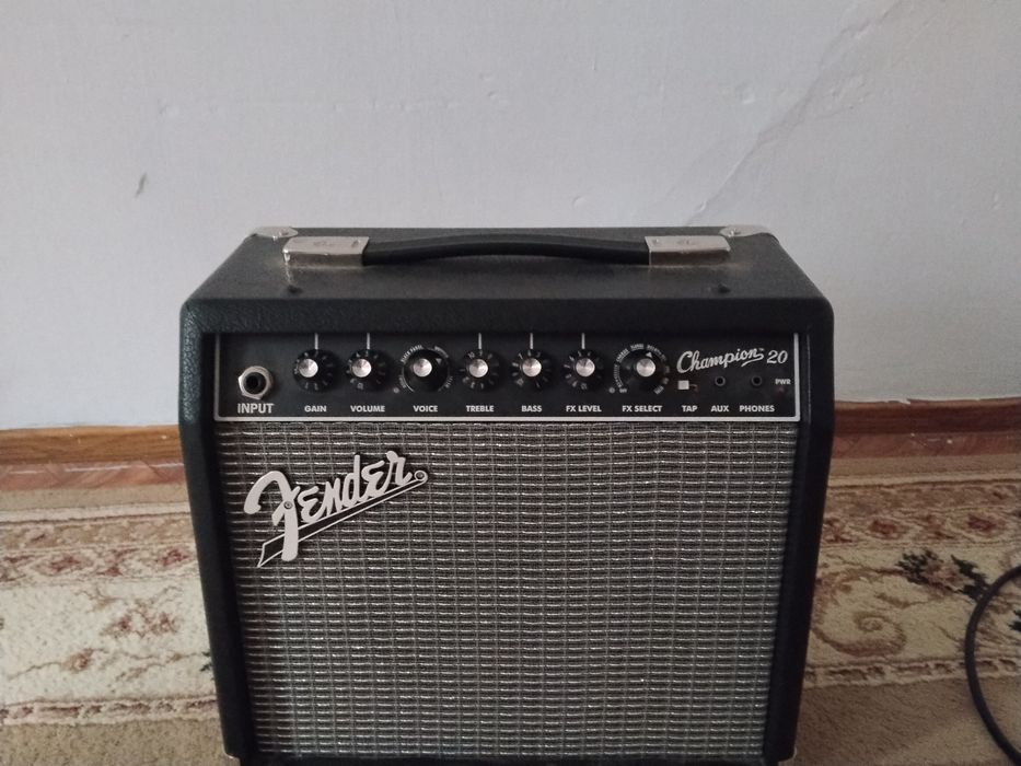 Комбоусилитель Fender Champion 20