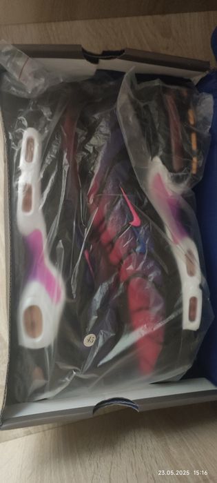 Кроссовки Nike новые