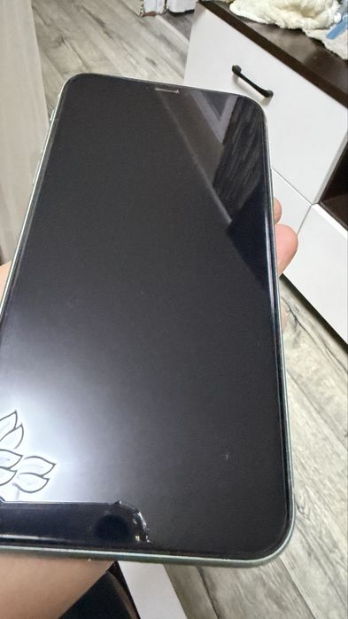 Продам iPhone 11 мятного цвета