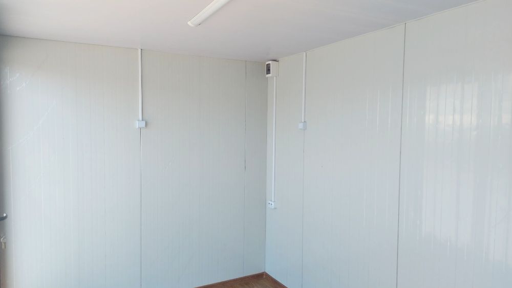 Vand container tip vitrina