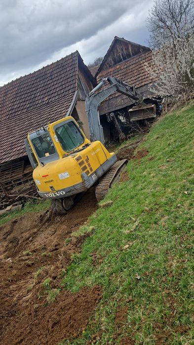 Vand excavator volvo ec55b  camioneta daf lf 45.150 statie lipit tevi  cap la cap