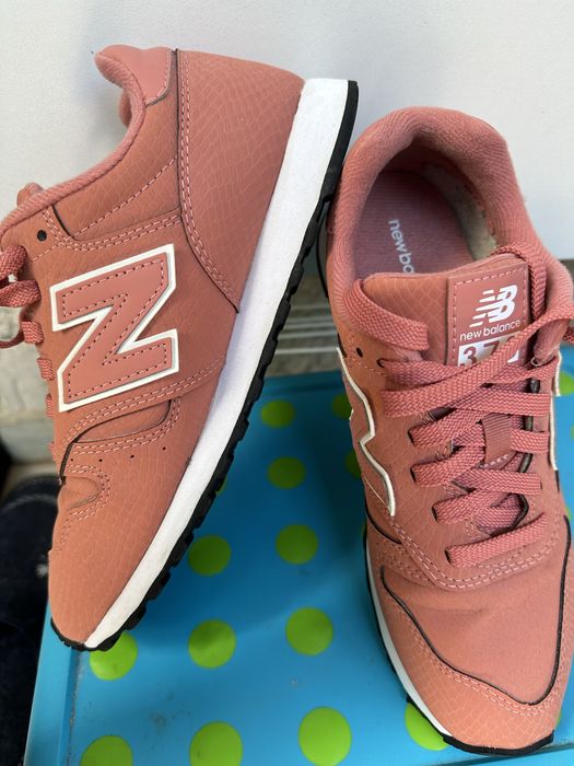 Adidasi new balance 373