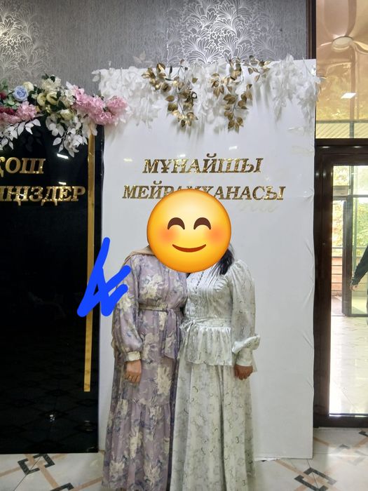Продам платья красивые