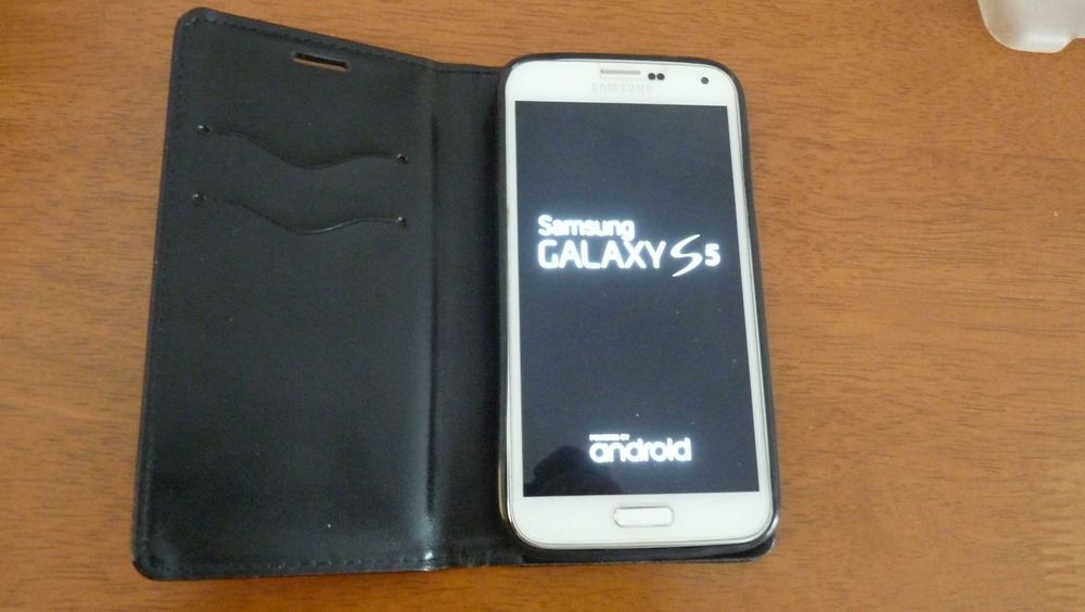 Samsung Galaxy S5 в комплект с аксесоари