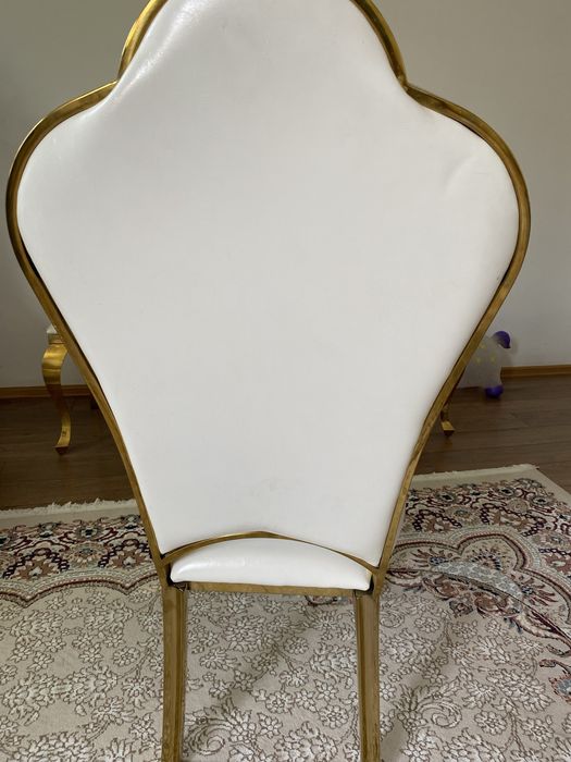 Стулья для зала.