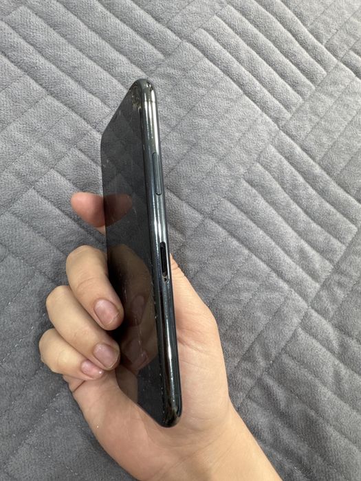 Продам Iphone 11