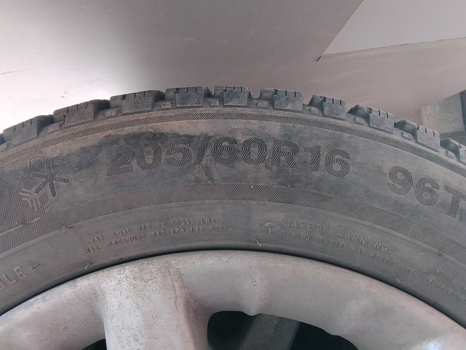 Triangle 205/60/16 зимние баллоны (шип)