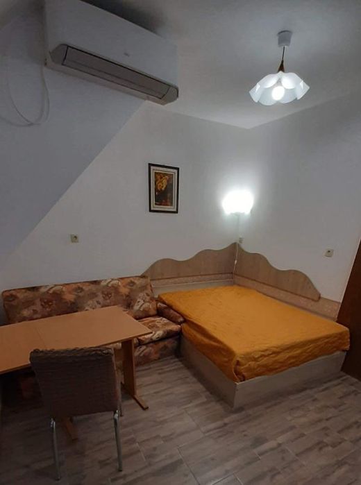 Дава се под наем Едностаен апартамент в Пловдив, Кършияка - 35 кв.м за 175 € - Снимка #2