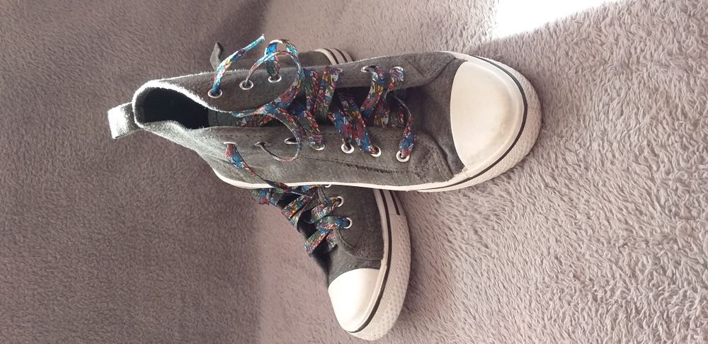 Vând bascheti +teniși Tom Tailer 37