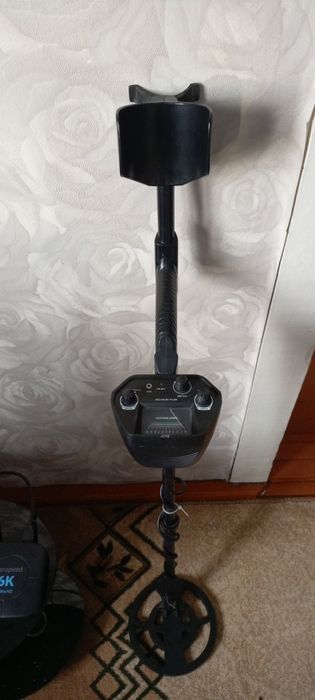 Продам метало искатель срочно